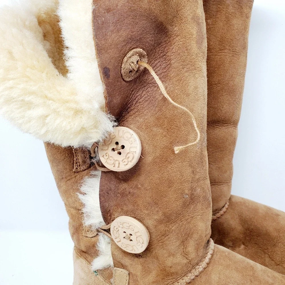 UGG Bailey Triplet Womens 6 Boot Chestnut Brown Suede Tall Winter Button Pull On